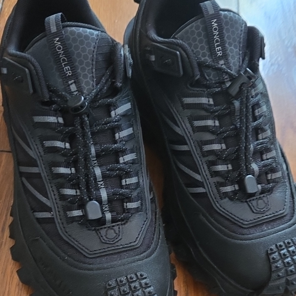 Moncler Black Unisex Shoes
